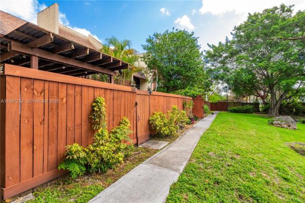 6724 SW 114th Pl #E, Unincorporated Dade County, Florida 33173, image 1