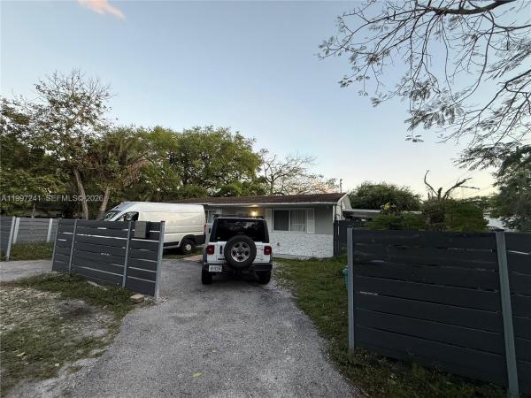 502 NE 163rd St, Unincorporated Dade County, Florida 33162, image 1