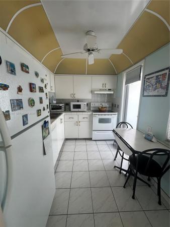 Fairways Royale, 1445 Atlantic Shores Blvd #307, Hallandale Beach, Florida 33009, image 2
