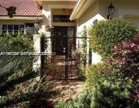 Lee's Crossing, 130 E Lee Rd, Delray Beach, Florida 33445, image 1