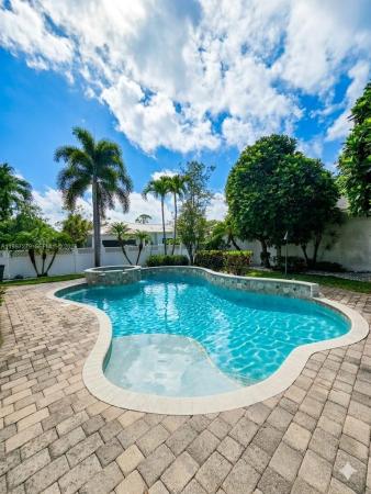 Martinique At Abacoa, 2577 E Community Dr, Jupiter, Florida 33458, image 2