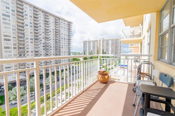 Winston Towers 200, 251 174th St #808, Sunny Isles Beach, Florida 33160, image 1