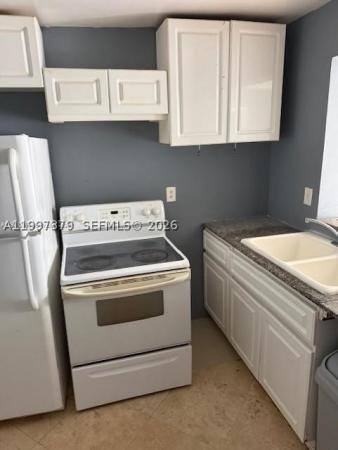 488 NW 165th Street Rd #B-408, Unincorporated Dade County, Florida 33169, image 2