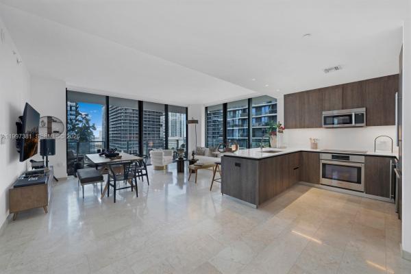 Rise Brickell City Centre, 88 SW 7th St #1401, Miami, Florida 33130, image 2