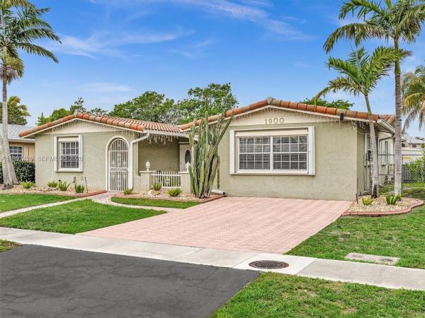 Rainbow Lakes, 1900 NW 95th Ave, Pembroke Pines, Florida 33024, image 2