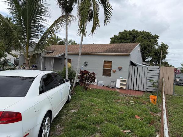 Essex Village, 671 NE 1st Pl, Hialeah, Florida 33010, image 1