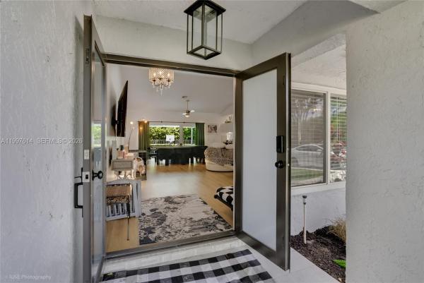 Pinewood Grove Of Wellington, 13433 La Mirada Cir, Wellington, Florida 33414, image 3