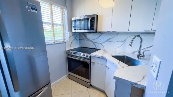 Cromwell West, 1731 SE 15th St #315, Fort Lauderdale, Florida 33316, image 1