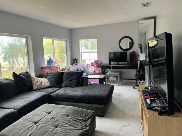 Palmetto, 450 NW 4th Ave, Homestead, Florida 33030, image 1