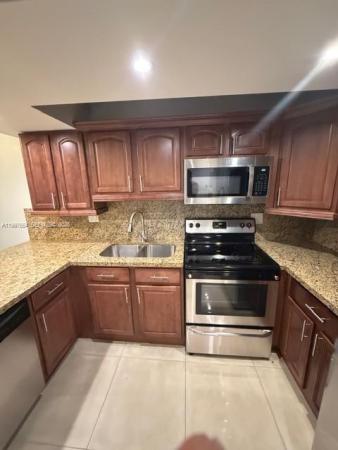 Racquet Club Village, 100 Lakeview Dr #115, Weston, Florida 33326, image 2