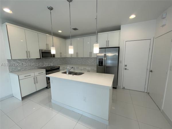 Weitzer Aventura Place, 2621 NE 212th Ter #211, Unincorporated Dade County, Florida 33180, image 1