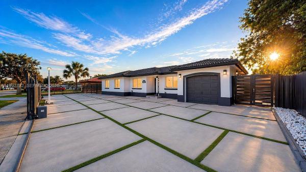 22262 SW 123rd Dr, Unincorporated Dade County, Florida 33170, image 1