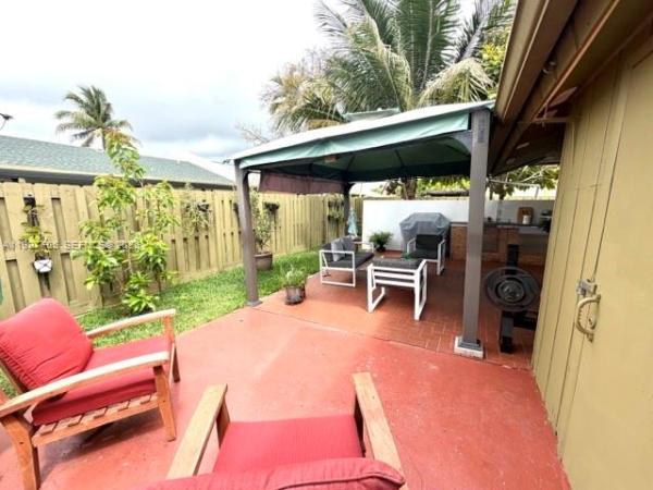 11906 SW 110th Street Cir E, Unincorporated Dade County, Florida 33186, image 1