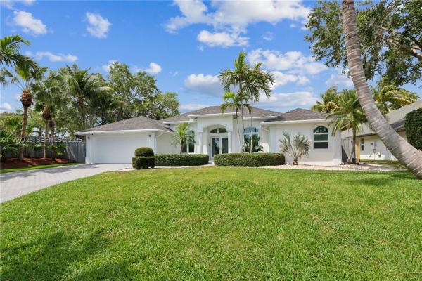 Waterway Manor, 14019 N Miller Dr, Palm Beach Gardens, Florida 33410, image 1