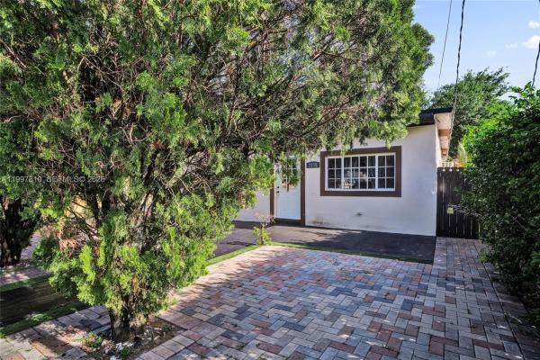 2158 NW 100th St, Unincorporated Dade County, Florida 33147, image 3