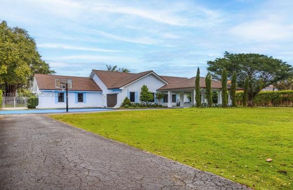 11301 SW 95th St, Unincorporated Dade County, Florida 33176, image 1