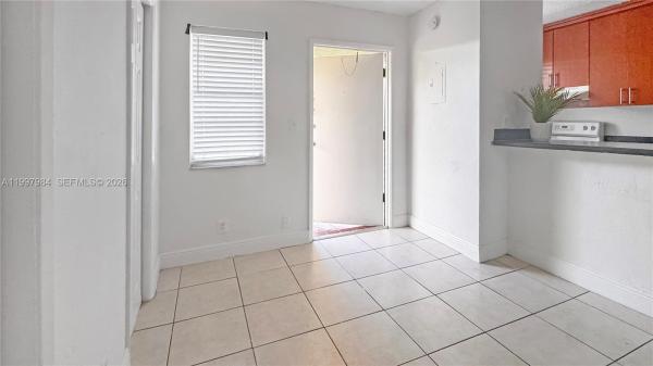 El Sol At Main Street, 4081 N Dixie Hwy #20, Oakland Park, Florida 33334, image 1