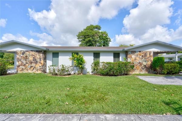 Palmetto Duplexes, Pinecrest, Florida 33156, image 1