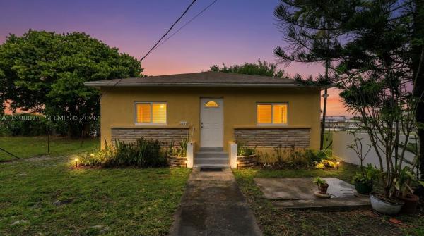2231 NW 74th St, Unincorporated Dade County, Florida 33147, image 1