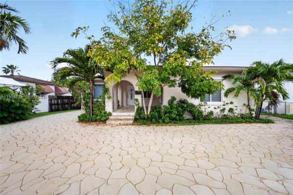 6881 SW 27th St, Unincorporated Dade County, Florida 33155, image 1