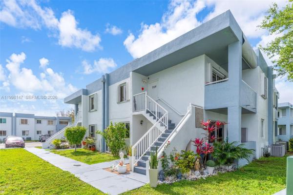 6210 SW 131st Ct #204, Unincorporated Dade County, Florida 33183, image 3