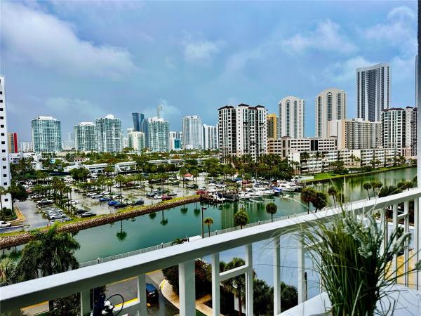 Arlen House West, 500 Bayview Dr #717, Sunny Isles Beach, Florida 33160, image 1
