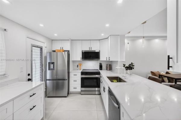 Meadowbrook Towers, 420 NE 12th Ave #202, Hallandale Beach, Florida 33009, image 3