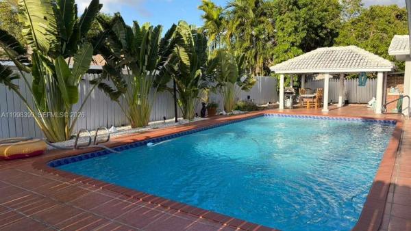 10321 SW 17th St, Unincorporated Dade County, Florida 33165, image 1