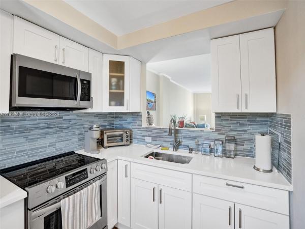Cromwell East, 1777 SE 15th St #217, Fort Lauderdale, Florida 33316, image 2