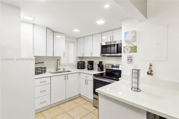 840 NW 87th Ave #405, Unincorporated Dade County, Florida 33172, image 1