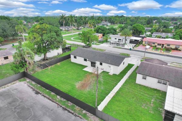 Bell Gardens, 2225 NW 195th St, Miami Gardens, Florida 33056, image 1
