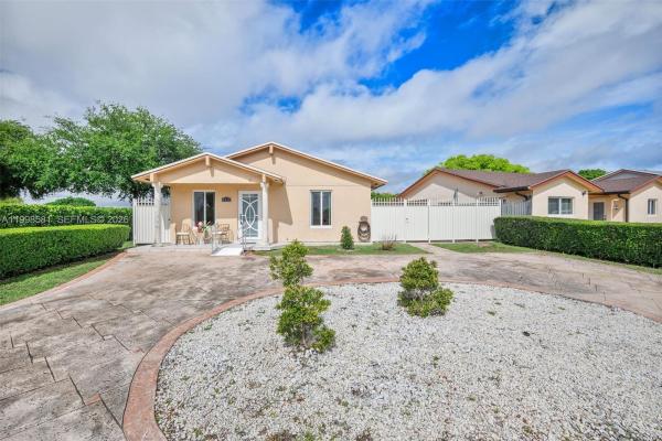 4218 SW 138th Ct, Unincorporated Dade County, Florida 33175, image 1