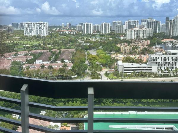 Mystic Pointe Tower 500, 3530 Mystic Pointe Dr #2607, Aventura, Florida 33180, image 2