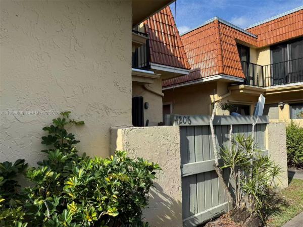 Woodlake Village Townhomes, 4206 NW 114th Ter #06, Coral Springs, Florida 33065, image 1