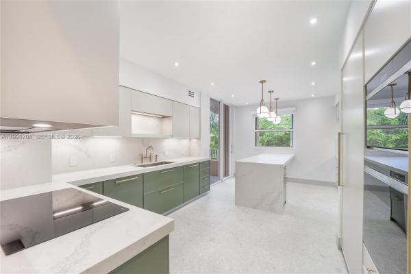 Lake Villa, Key Biscayne, Florida 33149, image 1