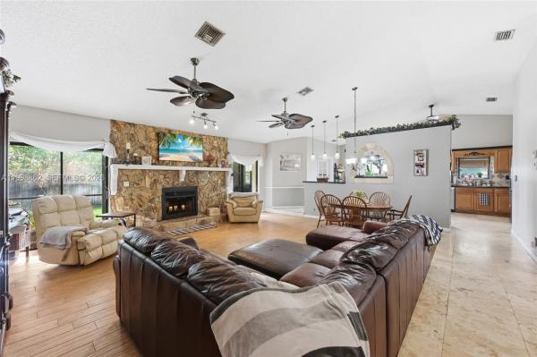 Indian Head At Loggers Run, 20823 Sugarloaf Ln, Boca Raton, Florida 33428, image 3
