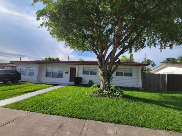 8245 SW 43rd St, Unincorporated Dade County, Florida 33155, image 1