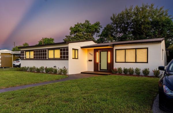 Norwood, 1000 NW 198th St, Miami Gardens, Florida 33169, image 1