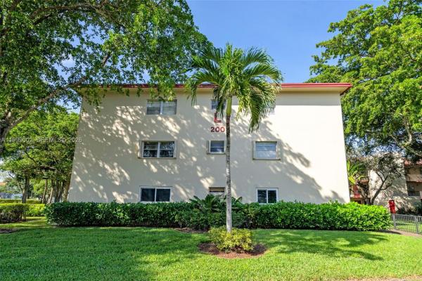 New Hampton At Century Village, 200 SW 132nd Way #211L, Pembroke Pines, Florida 33027, image 2