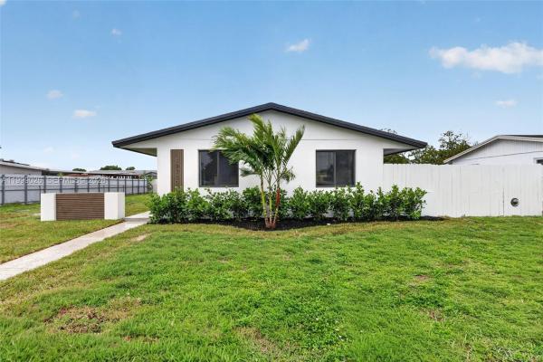 Carol City Gardens, 19730 NW 44th Ct, Miami Gardens, Florida 33055, image 3