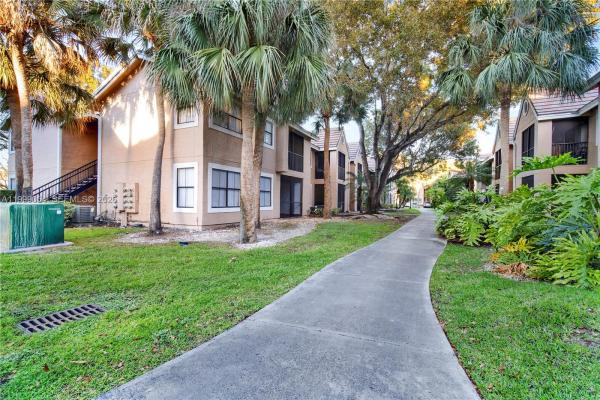 Vista Lago At The Hammocks, 15570 SW 105th Ln #1717, The Hammocks, Florida 33196, image 3