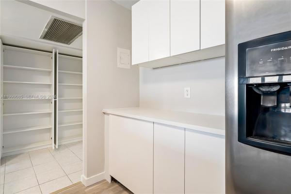 De Soto Park South, 701 Three Islands Blvd #316, Hallandale Beach, Florida 33009, image 2