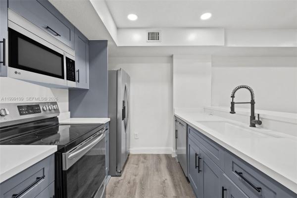 Pinehurst Club, 470 S Park Rd #7-307, Hollywood, Florida 33021, image 1