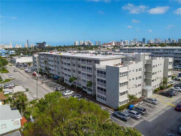 Gulfstream Garden, 330 SE 2nd St #405F, Hallandale Beach, Florida 33009, image 1