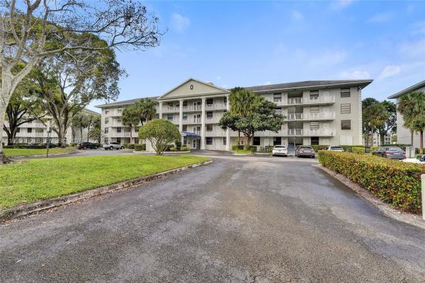 Whitehall 2 Of Pine Island Ridge, 1703 Whitehall Dr #205, Davie, Florida 33324, image 1