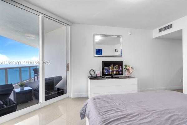 Green Diamond, 4775 Collins Ave #3608, Miami Beach, Florida 33140, image 1