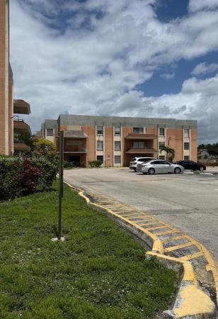 Lakeview Gardens At Miami Lakes, 17650 NW 68th Ave #A2001, Hialeah, Florida 33015, image 1