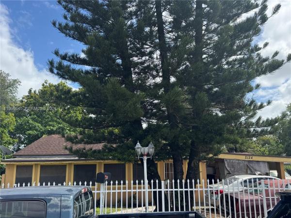 2124 NW 81st St, Unincorporated Dade County, Florida 33147, image 1