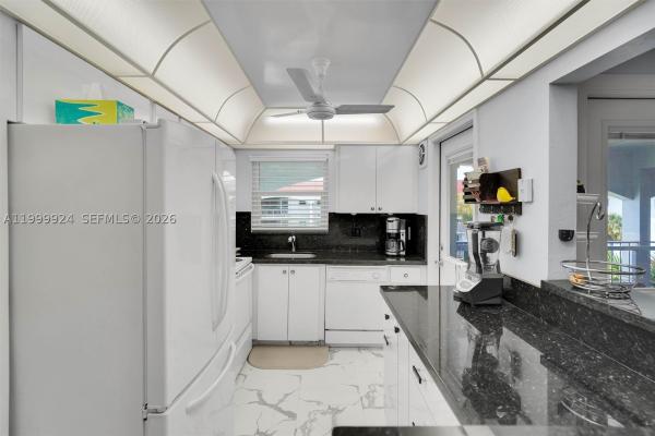 Casa Paradiso, 580 Egret Dr #303, Hallandale Beach, Florida 33009, image 1