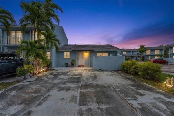 Chateaubleau Villas, 3868 SW 107th Ave #5-11, University Park, Florida 33165, image 1